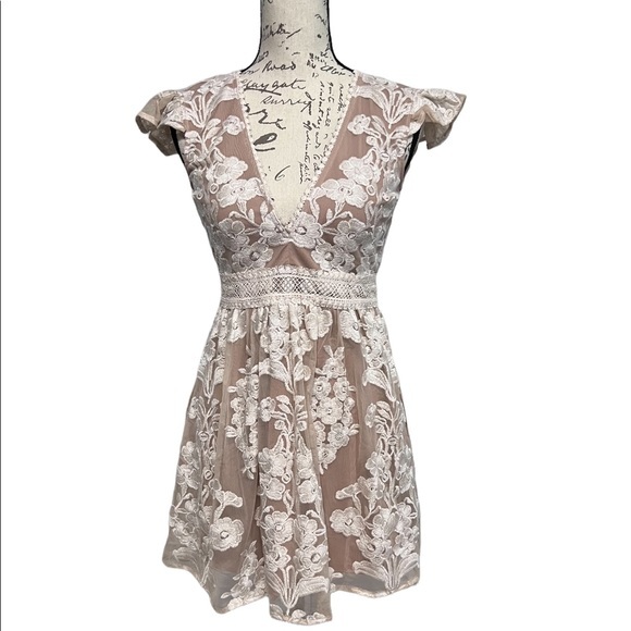 New For Love and Lemons Temecula Fit & Flare Mini dress Ivory size Small - Picture 4 of 16